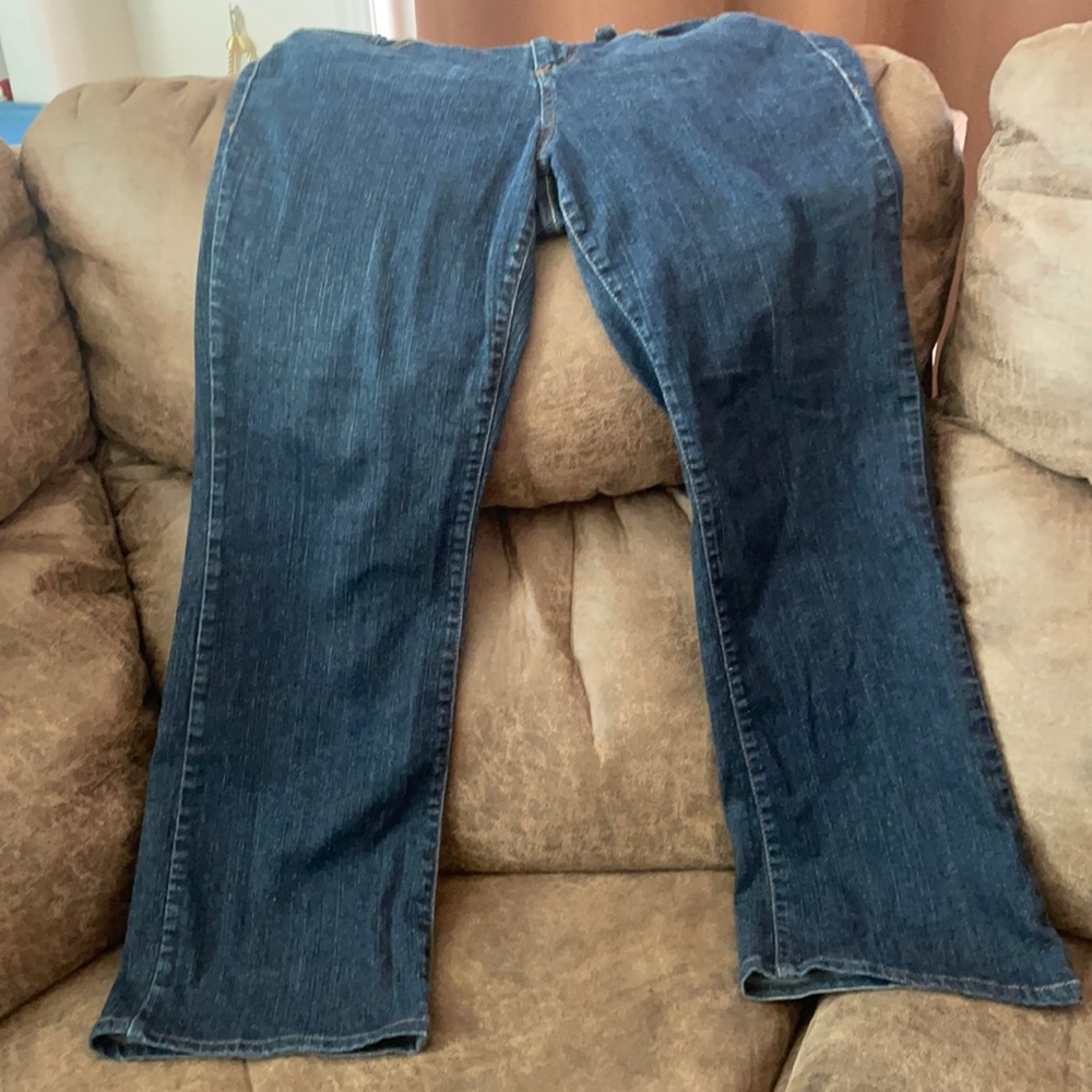 Women’s DKNY SOHO jeans. Boot cut. Size 12R.